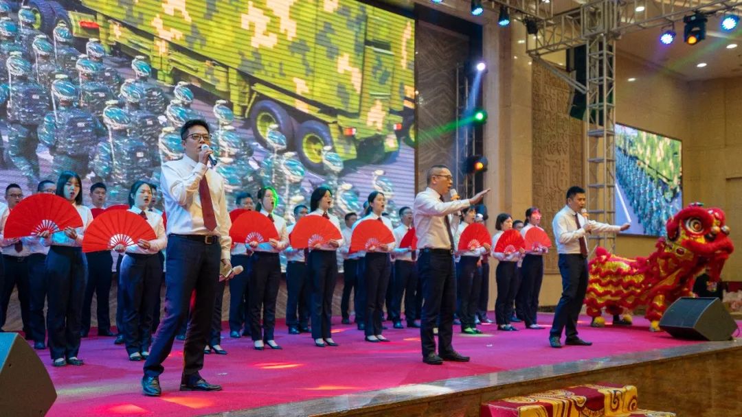 金虎迎新·領(lǐng)跑2022 | 集團(tuán)年度總結(jié)會(huì)暨新年晚會(huì)完美落幕！(圖12)