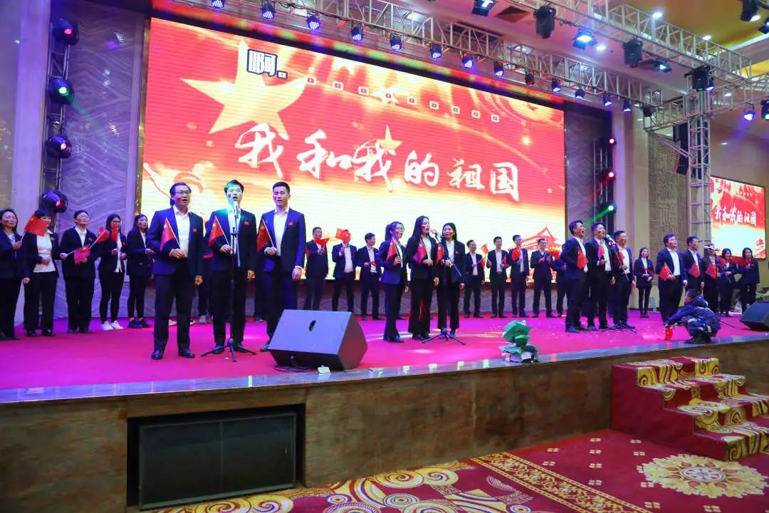 金虎迎新·領(lǐng)跑2022 | 集團(tuán)年度總結(jié)會(huì)暨新年晚會(huì)完美落幕！(圖22)