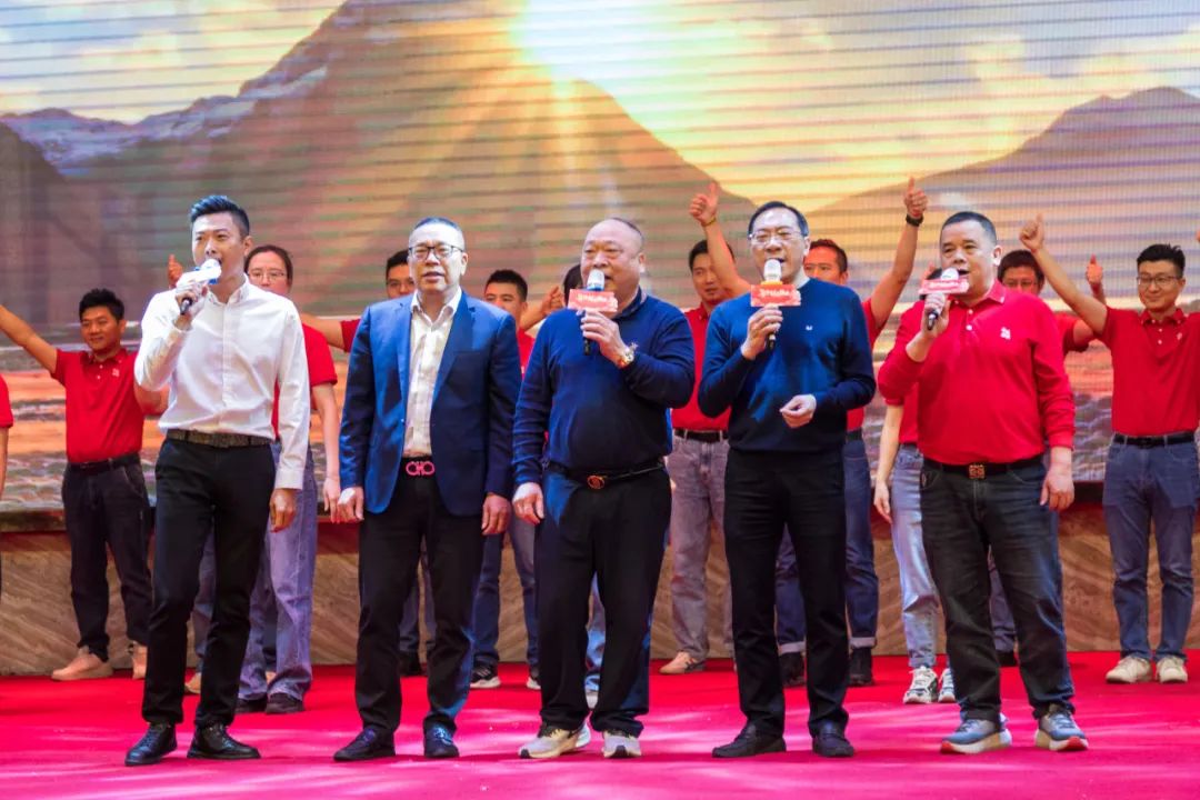 聚勢·創(chuàng)變·敢為 | 強輝集團2025年迎新晚會圓滿結(jié)束，共繪未來新藍圖(圖20)